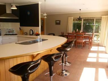 Summer Retreat - Blenheim Holiday Home
