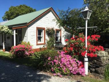 Settlers Cottage Motel