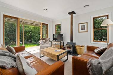 Stags Head Cottage - Arrowtown Holiday Home