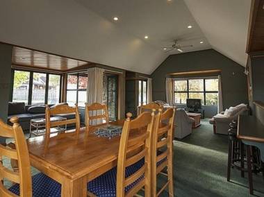 Tranquil Tipperary - Arrowtown Holiday Home