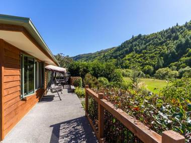 Sawmillers Retreat - Arrowtown Holiday Home