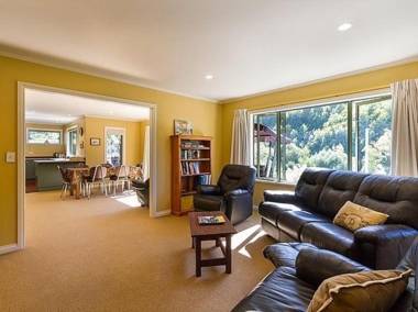 Sawmillers Retreat - Arrowtown Holiday Home