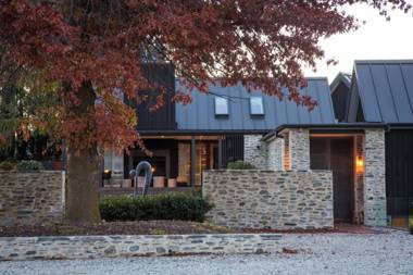 Aroha Homestead Luxury Holiday Home by MajorDomo