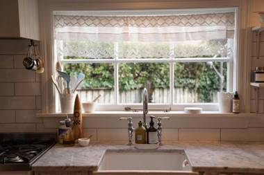 The Villa Akaroa - Akaroa Pet Friendly Holiday Home