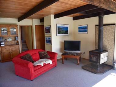 Port Watch - Akaroa Holiday Home
