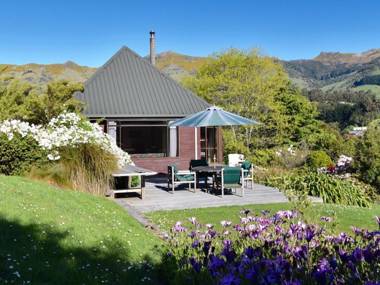 Port Watch - Akaroa Holiday Home