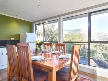 Tiro Treasure - Akaroa Holiday Home