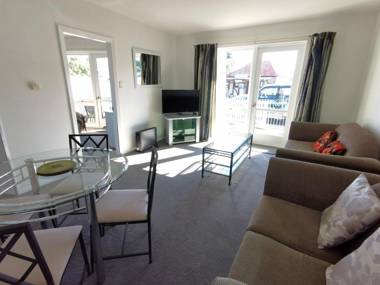 La Voyageur Apartments