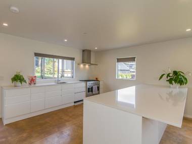 The Timber Manor - Ohakune Holiday Home