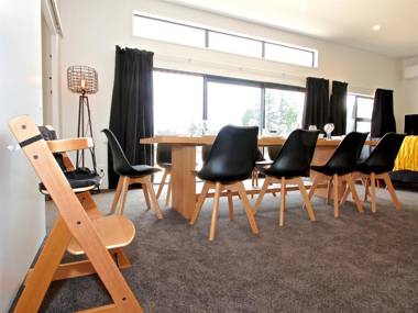 Mountain Adventure Spa Escape - Ohakune Holiday Home