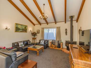 The Goldfinch Retreat - Ohakune Holiday Home