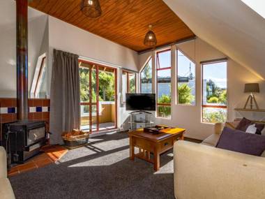 The Gingerbread House with Spa - Ohakune Holiday Home