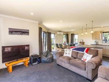 Kowhai Heights - Ohakune Holiday Home