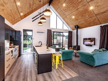 New Snowberry Chalet - Ohakune Holiday Home