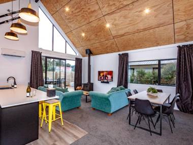 New Snowberry Chalet - Ohakune Holiday Home
