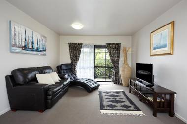 Kingswood Manor Motel