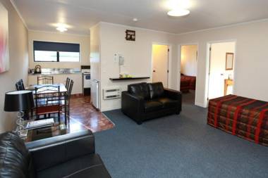 Commodore Motor Lodge