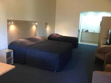 Captains Quarters Motor Inn