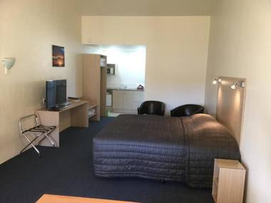 Captains Quarters Motor Inn