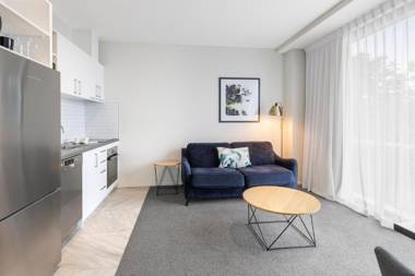 Hidden Lake Hotel & Apartments