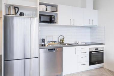 Hidden Lake Hotel & Apartments