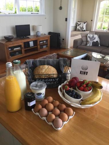 Kina Beach Vineyard Cottages