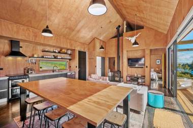 The Waikato Lookout - Whakamaru Holiday Home