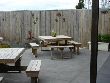 Horse and Jockey Inn