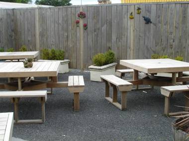 Horse and Jockey Inn