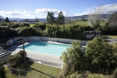 Opal Hot Springs & Holiday Park