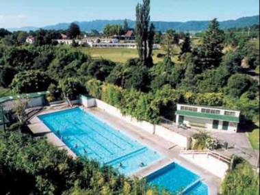 Opal Hot Springs & Holiday Park