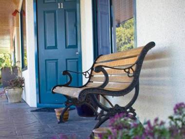 Bassingers Motor Lodge