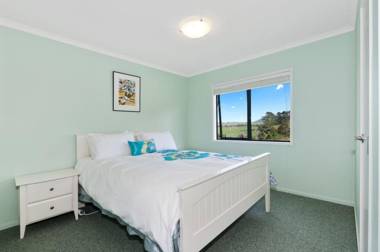 The Blue Cottage with WiFi- Waipu Holiday Home