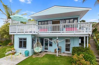 Waipu Cove Palm Cottage - Waipu Cove Holiday Home