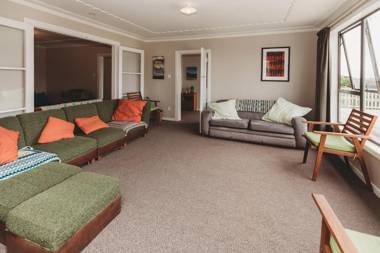 GONE COASTAL - KIWI BACH WAREA