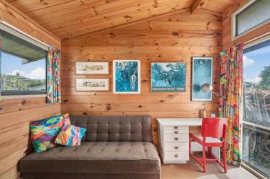 The Beachsider - Te Horo Beach Holiday Home