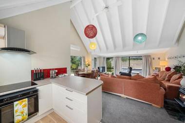 Wharerata - Otaki Beach Holiday Home