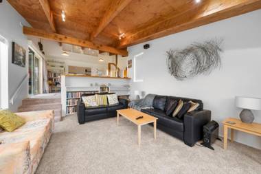 Stroll to the Sea - Te Horo Beach Holiday House