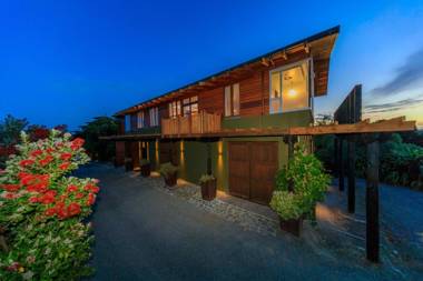 Hapuku Lodge & Tree Houses