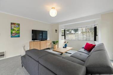 Oceanbeach Rendezvous - Mt Maunganui Holiday Home