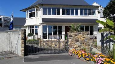 Cave Rock Guest House