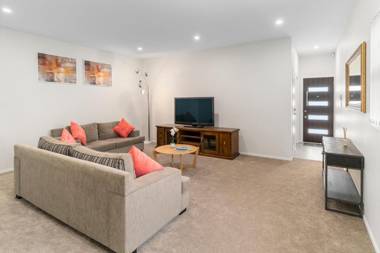 Picturesque Papamoa - Papamoa Holiday Home