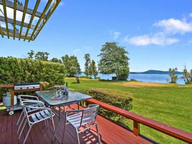 Blue Heron Lodge - Hamurana Holiday Home