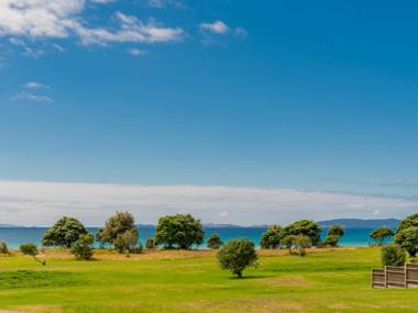 Coastal Pearl - Matarangi Holiday Home
