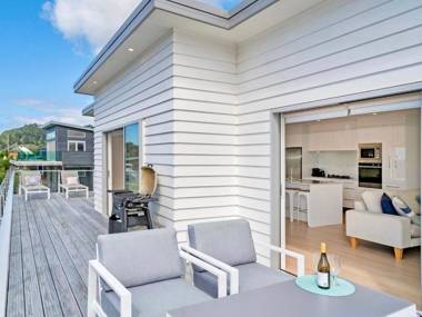 Coastal Pearl - Matarangi Holiday Home