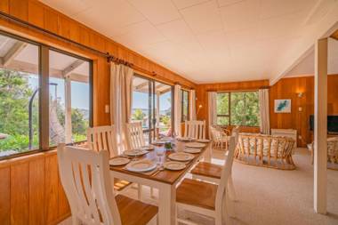 Puriri Cottage - Kuaotunu Holiday Home