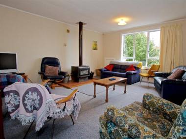 St Marys Vicarage Retreat - Raetihi Holiday Home