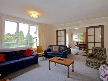 St Marys Vicarage Retreat - Raetihi Holiday Home