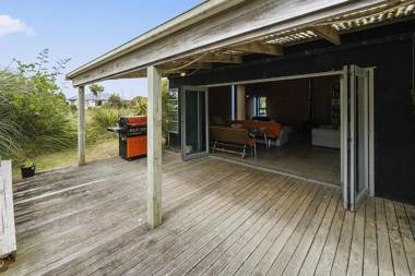 Tranquilo - Waikawa Beach Holiday Home