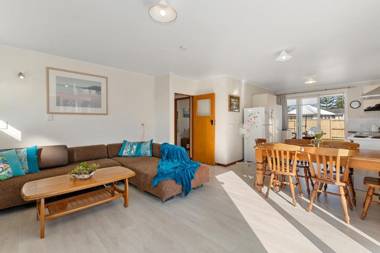 Turf n Surf - Ruakaka Holiday Home